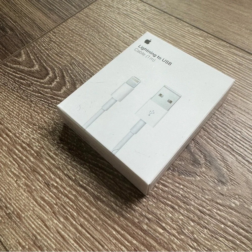 ⭐️NWT⭐️ Apple Lightning to USB Cable, 1m